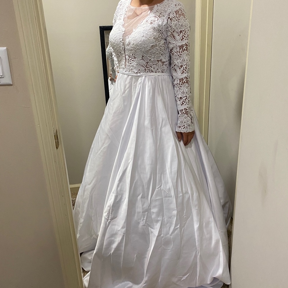 Beautiful wedding dress!